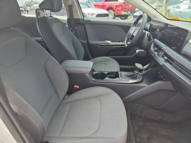 Used 2025 Kia K4 FWD image 12