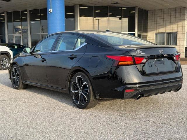 Used 2025 Nissan Altima 2.5 SR FWD image 3
