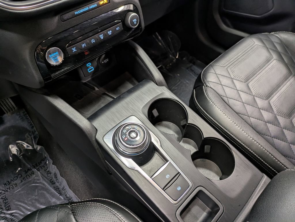 Certified 2023 Ford Escape Platinum w/ Premium Technology Package AWD/4WD image 16