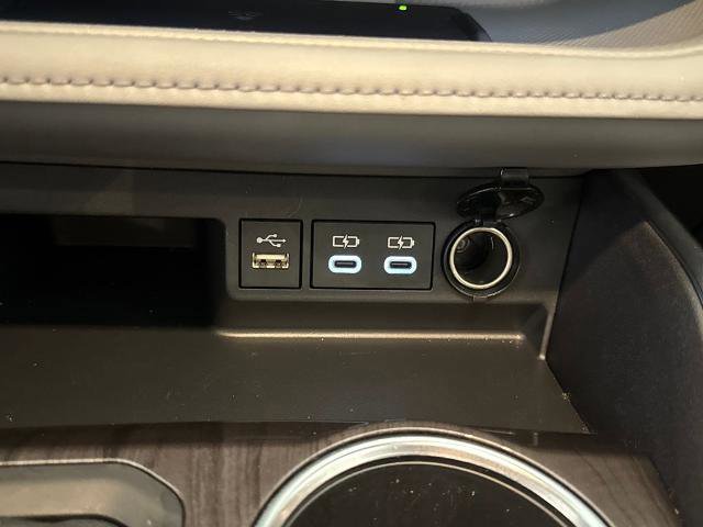 Used 2023 Toyota Highlander L image 28