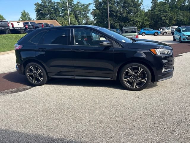 Certified 2019 Ford Edge ST w/ Cold Weather Package AWD/4WD image 18