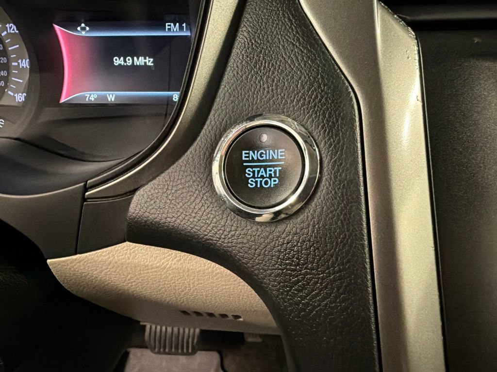 Certified 2018 Ford Fusion SE w/ Fusion SE Technology Package FWD image 22