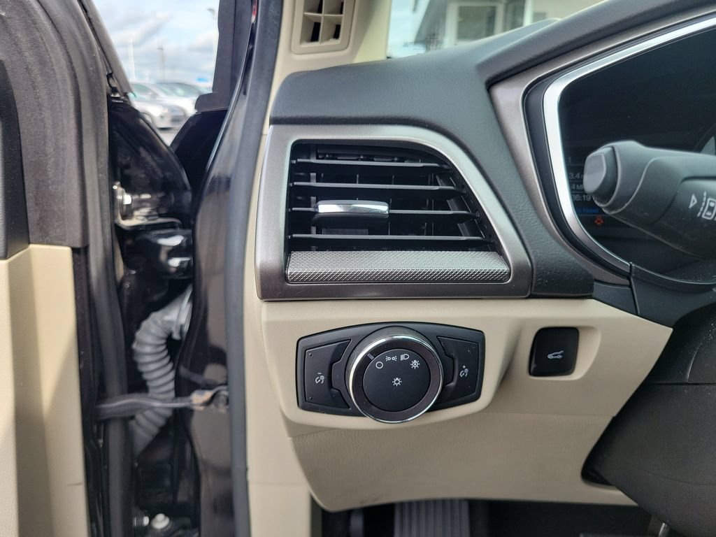 Certified 2020 Ford Fusion SE FWD image 22