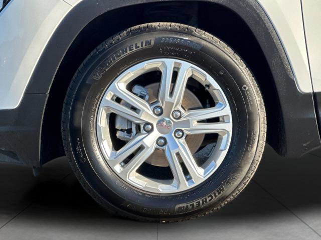 Used 2024 GMC Terrain SLE image 24