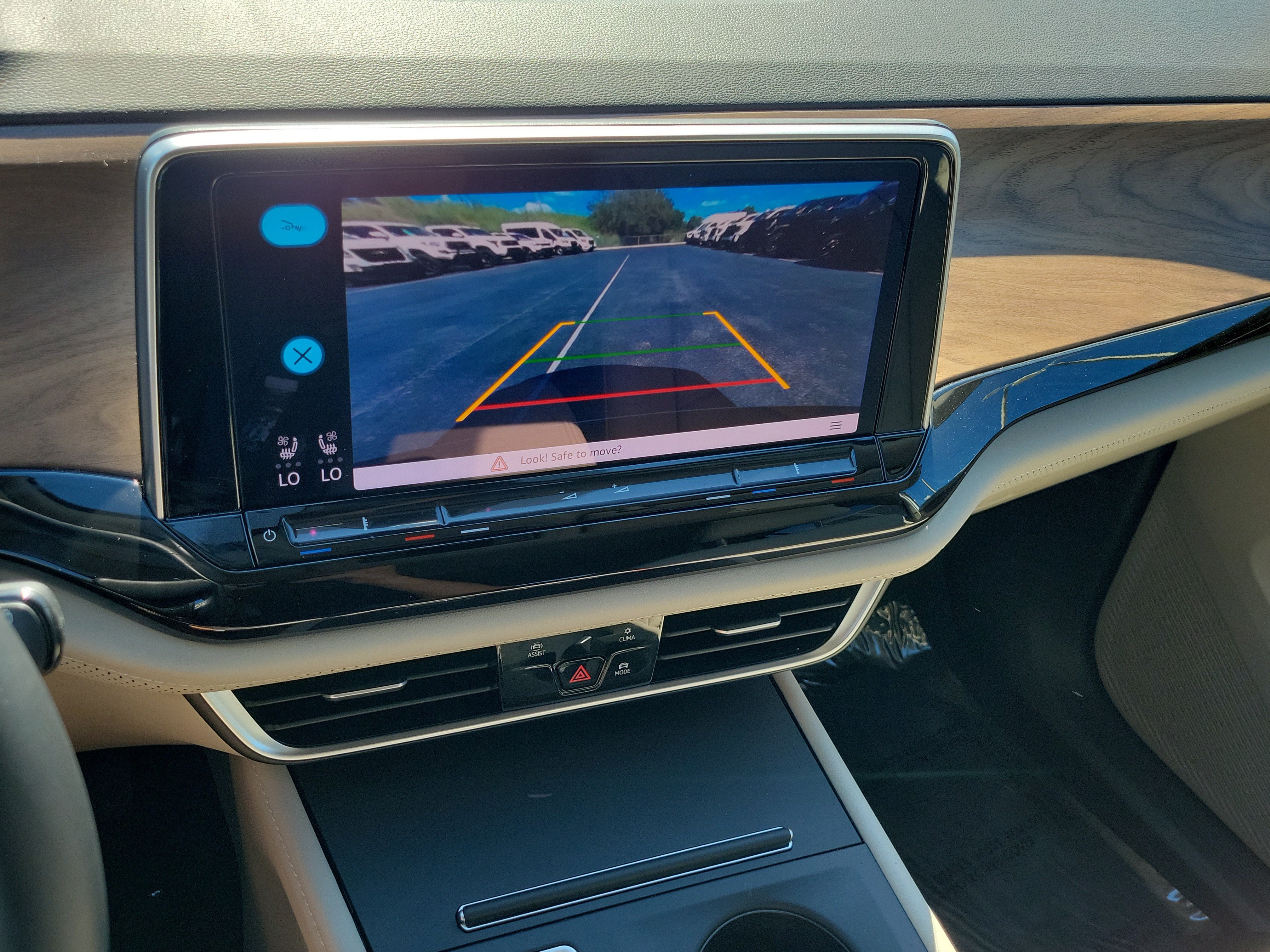 Used 2025 Volkswagen Atlas SE FWD image 27