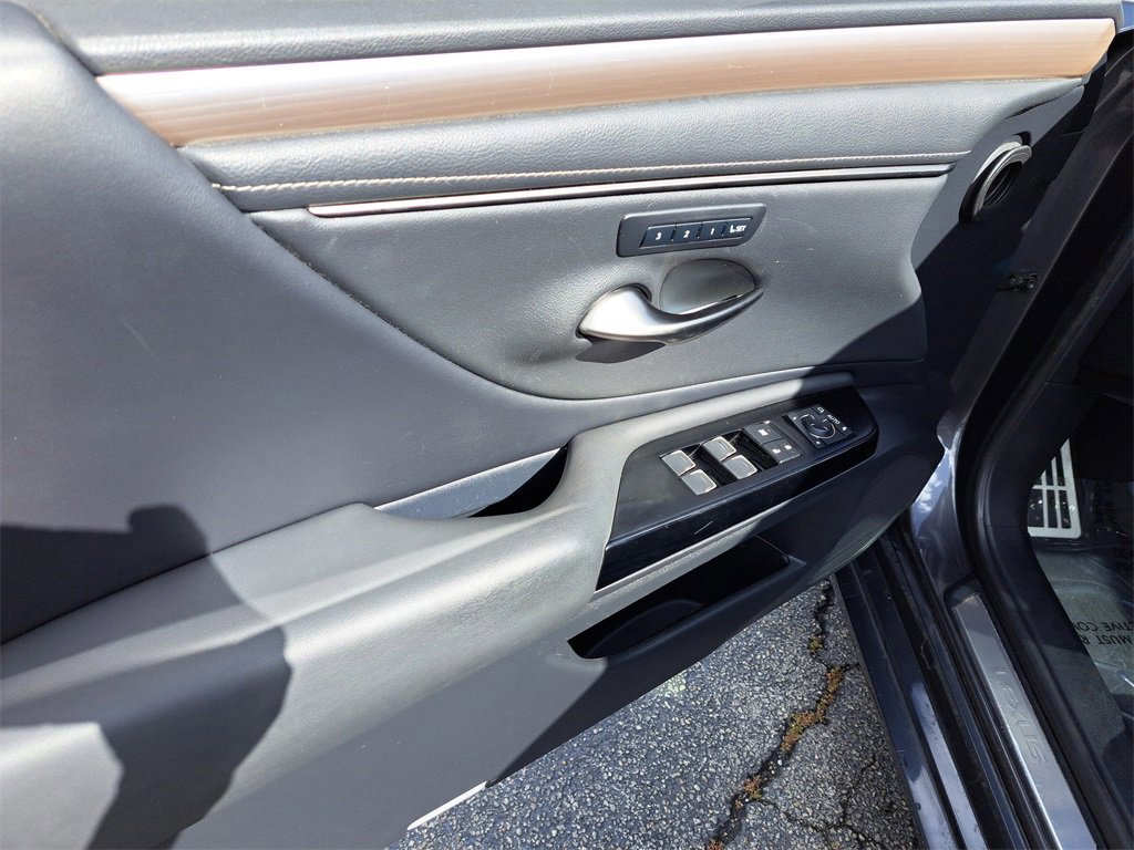 Used 2022 Lexus ES 350 F Sport image 12