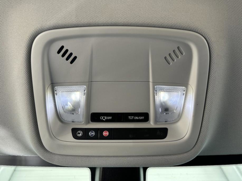 Used 2018 Chevrolet Traverse LT image 20