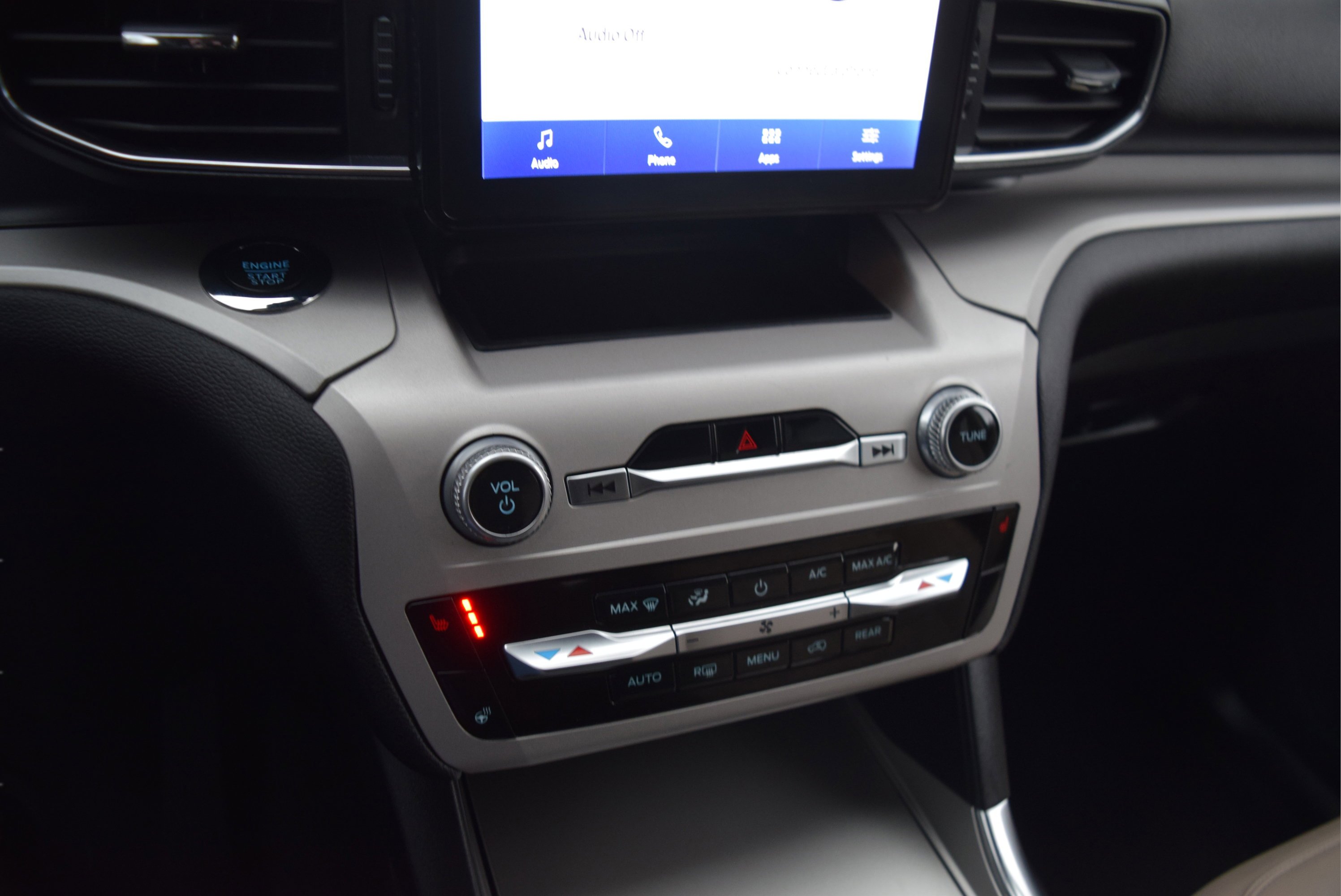 Certified 2023 Ford Explorer XLT w/ Equipment Group 202A image 15