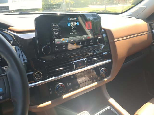 Used 2024 Nissan Pathfinder Platinum AWD/4WD image 18