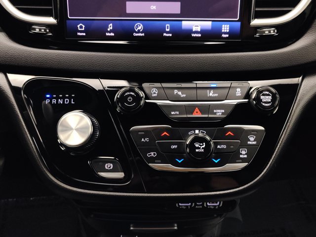 Used 2025 Chrysler Pacifica Select FWD image 32