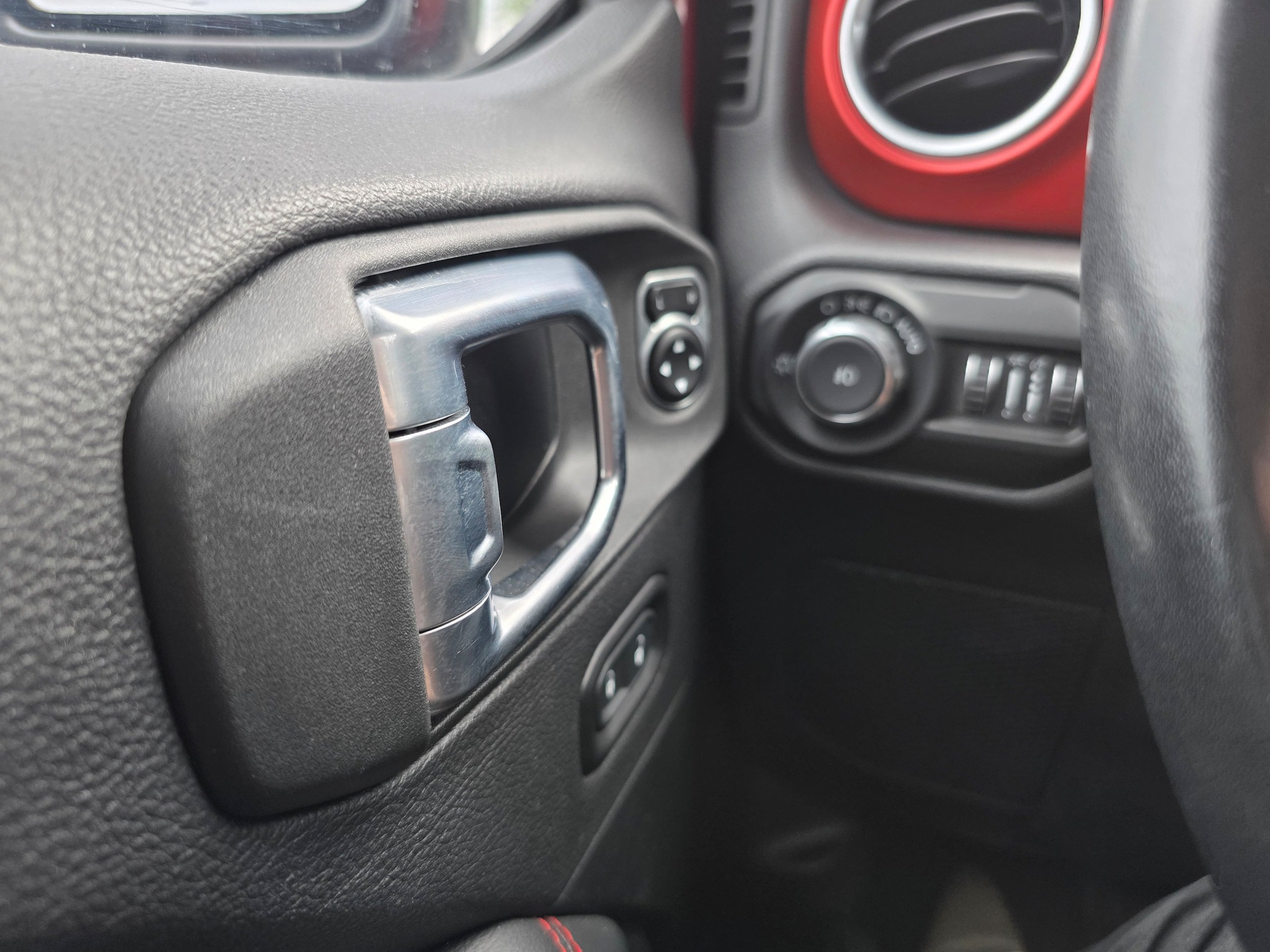 Used 2021 Jeep Wrangler Unlimited Rubicon AWD/4WD image 17