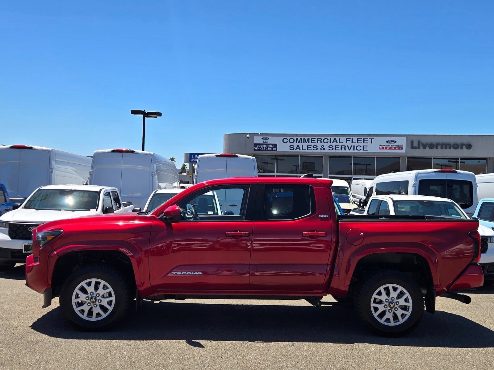 Used 2024 Toyota Tacoma SR5 AWD/4WD image 7
