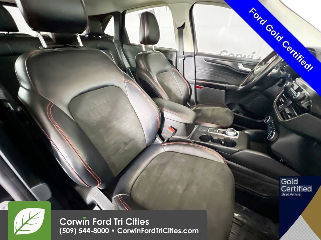 Certified 2022 Ford Escape SEL w/ SEL Stealth AWD Package image 18