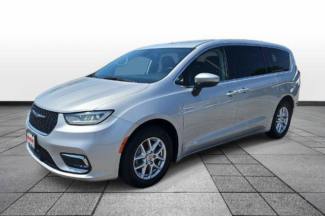 Used 2023 Chrysler Pacifica Touring-L FWD video 1