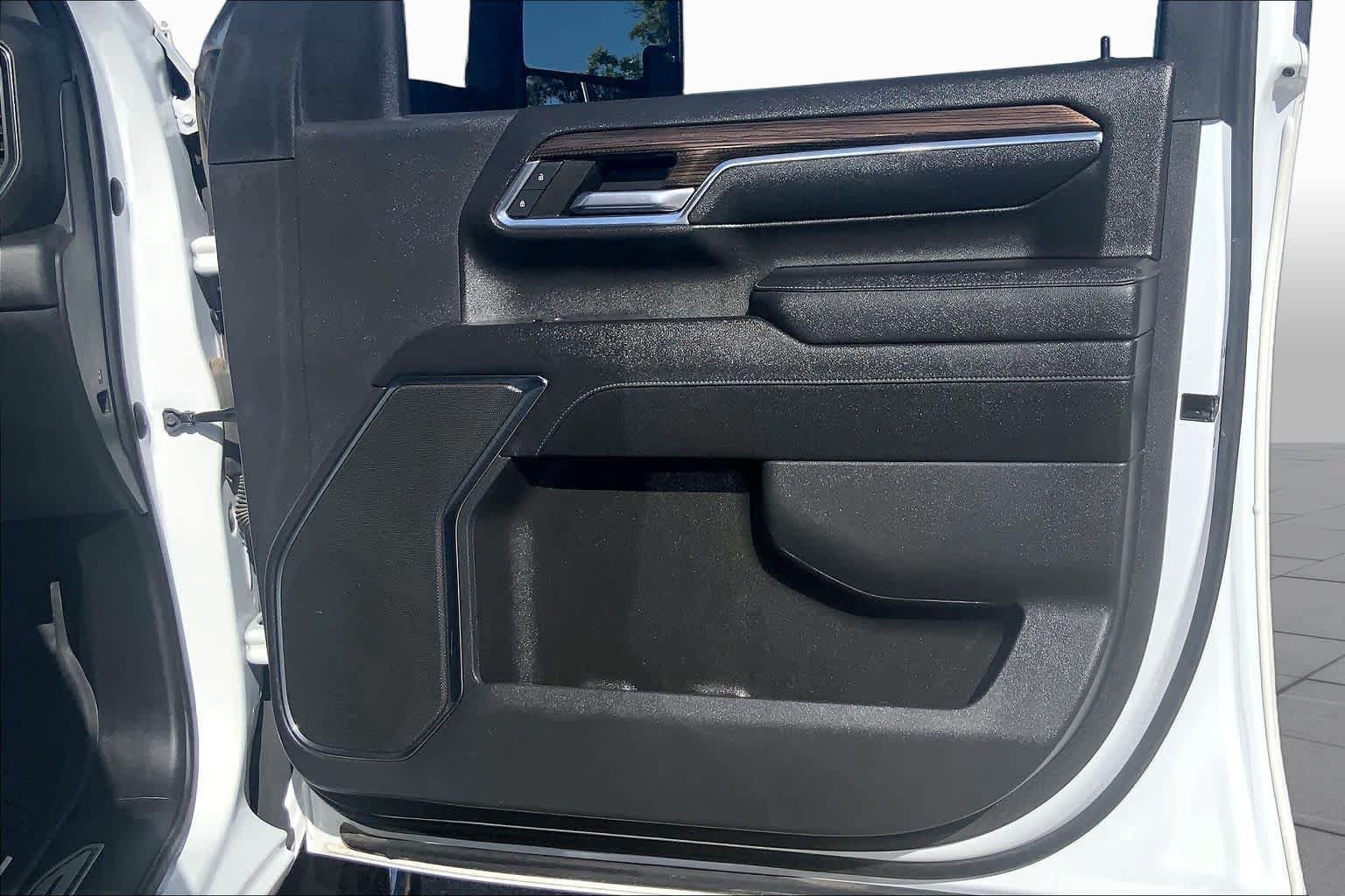 Used 2024 Chevrolet Silverado 2500 LT AWD/4WD image 23