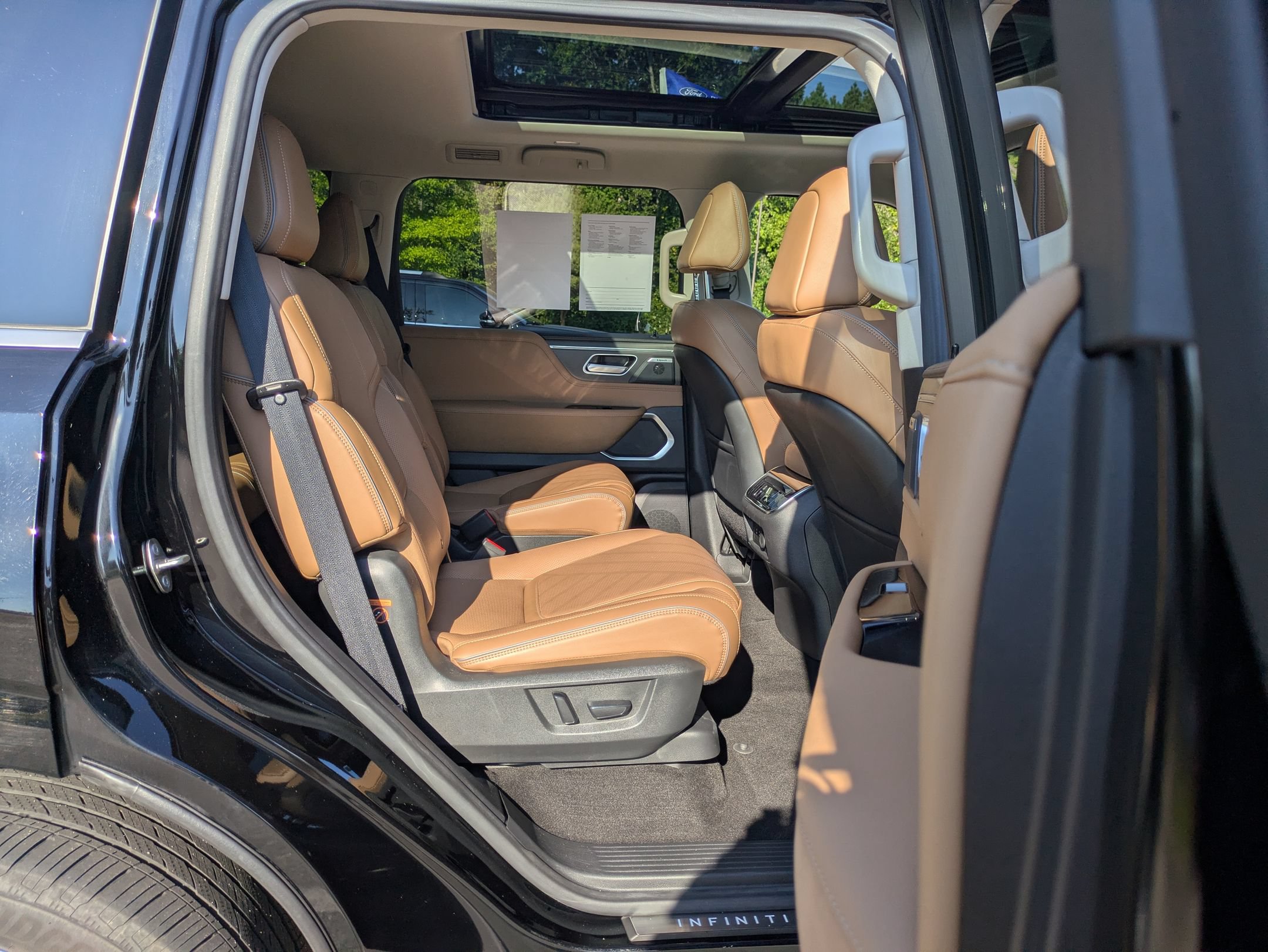 Used 2025 INFINITI QX80 Luxe AWD/4WD image 35