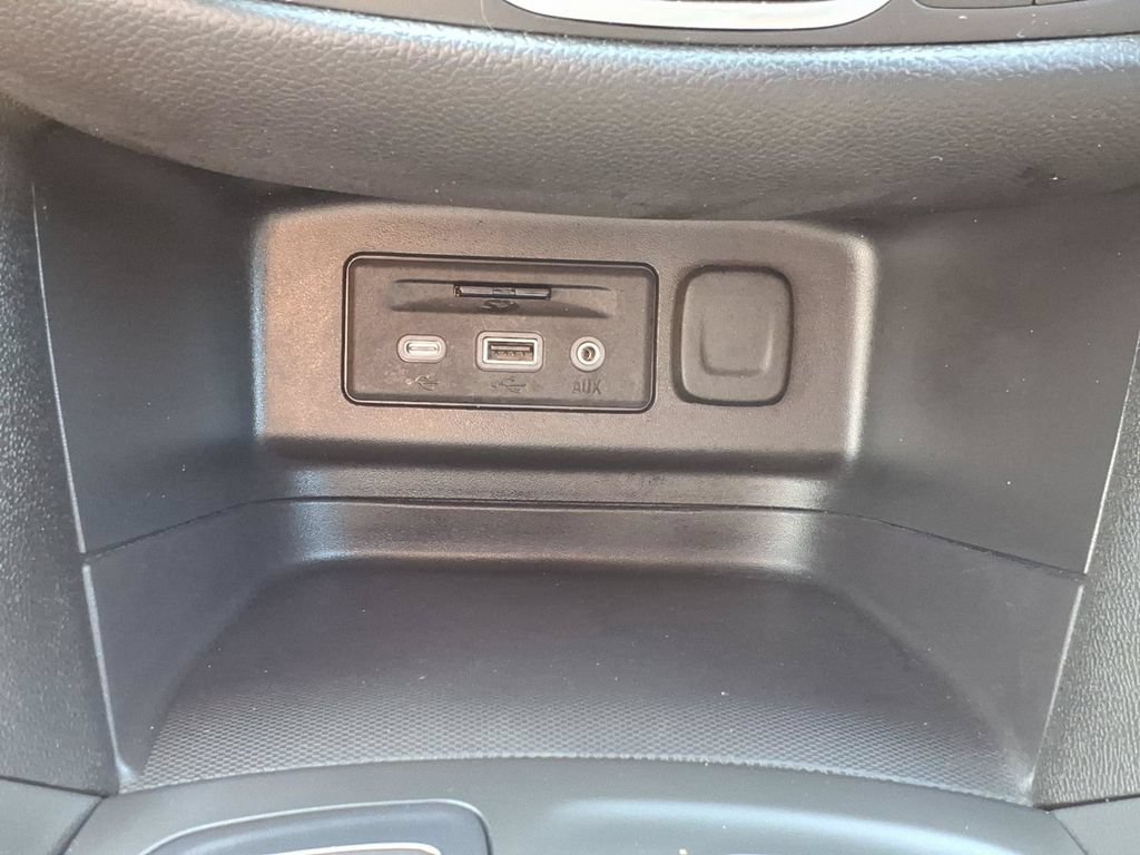 Used 2022 Chevrolet Equinox RS w/ RS Leather Package AWD/4WD image 18