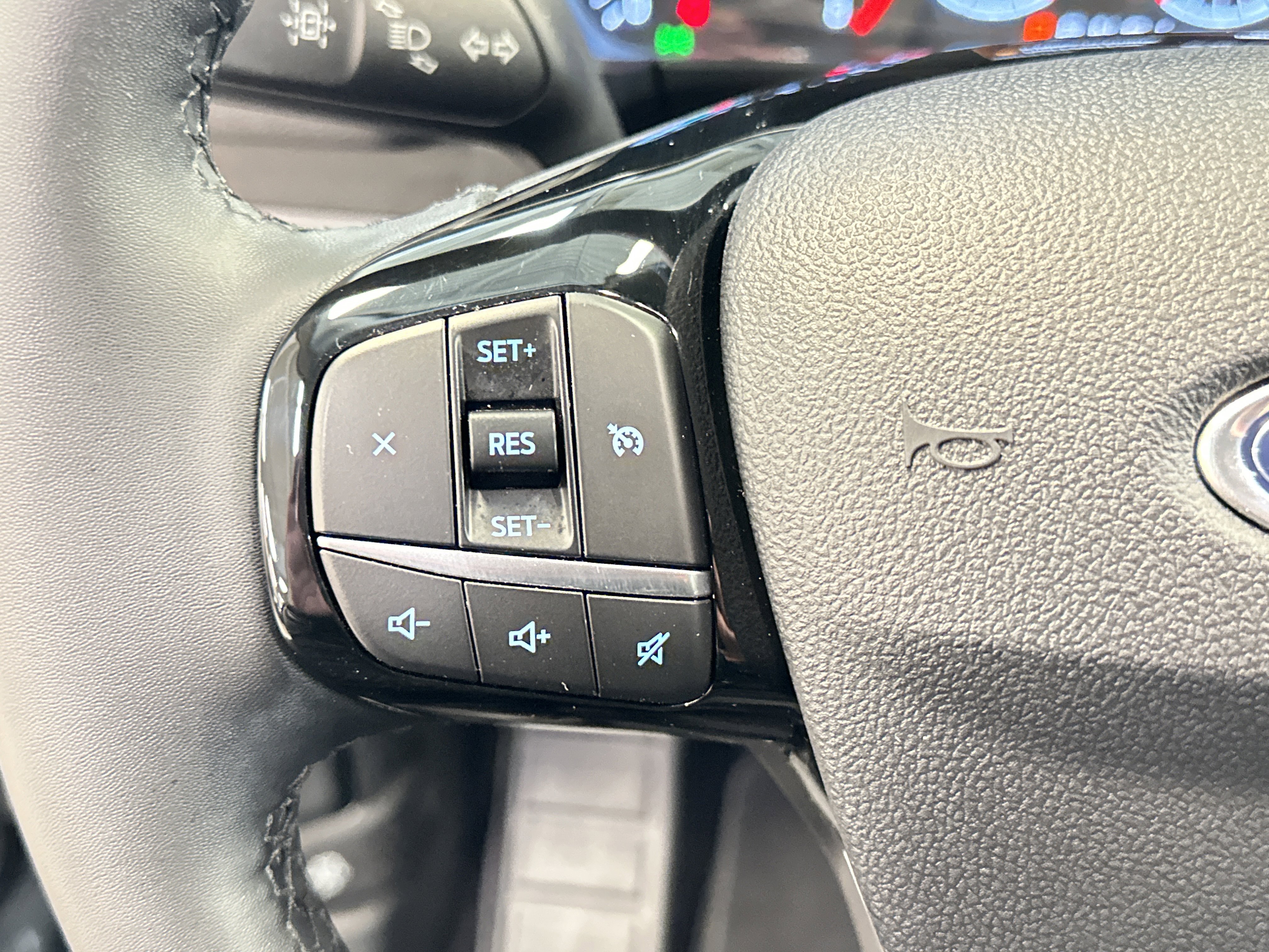 Certified 2022 Ford Escape SE w/ Cold Weather Package image 31