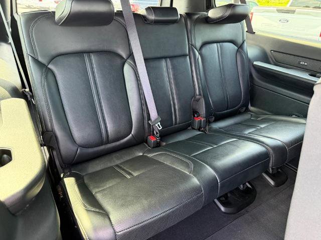 Used 2024 Jeep Wagoneer L Series II w/ Flexible Seating Group AWD/4WD image 10