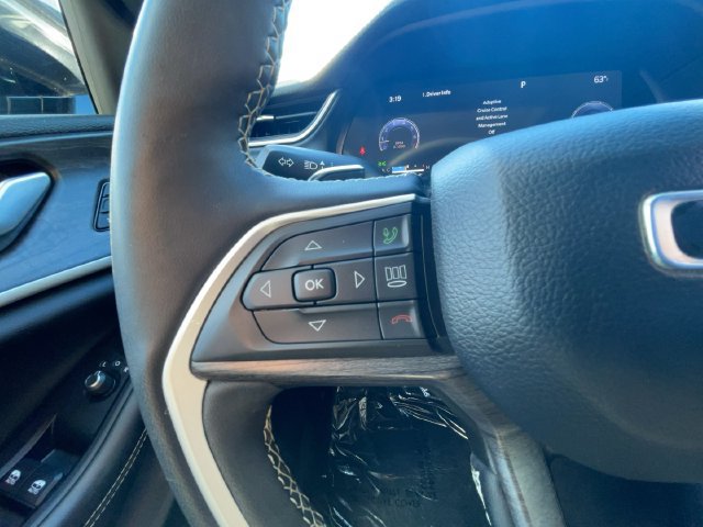 Used 2023 Jeep Grand Cherokee Limited AWD/4WD image 17