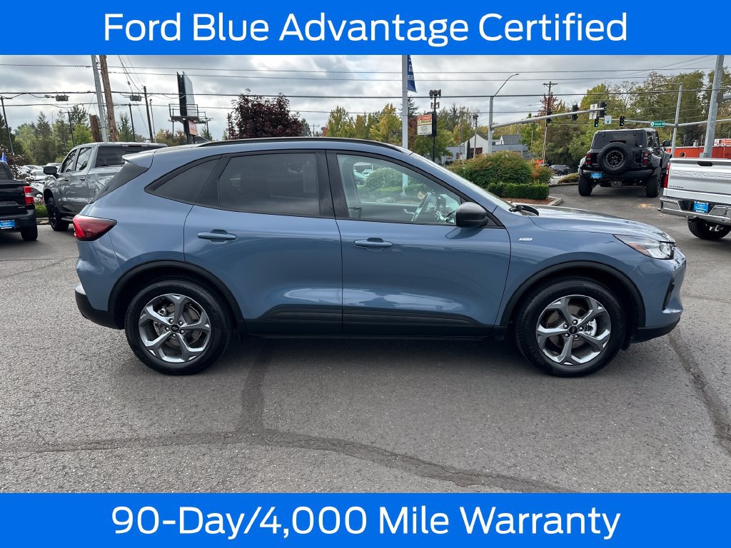 Certified 2025 Ford Escape ST-Line FWD image 9