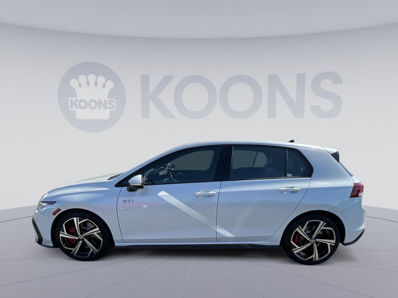Used 2025 Volkswagen GTI SE FWD image 13