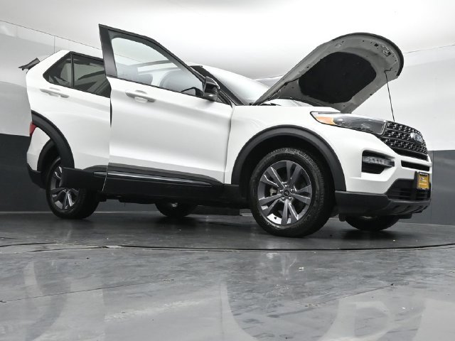 Certified 2024 Ford Explorer XLT w/ Equipment Group 202A AWD/4WD image 53