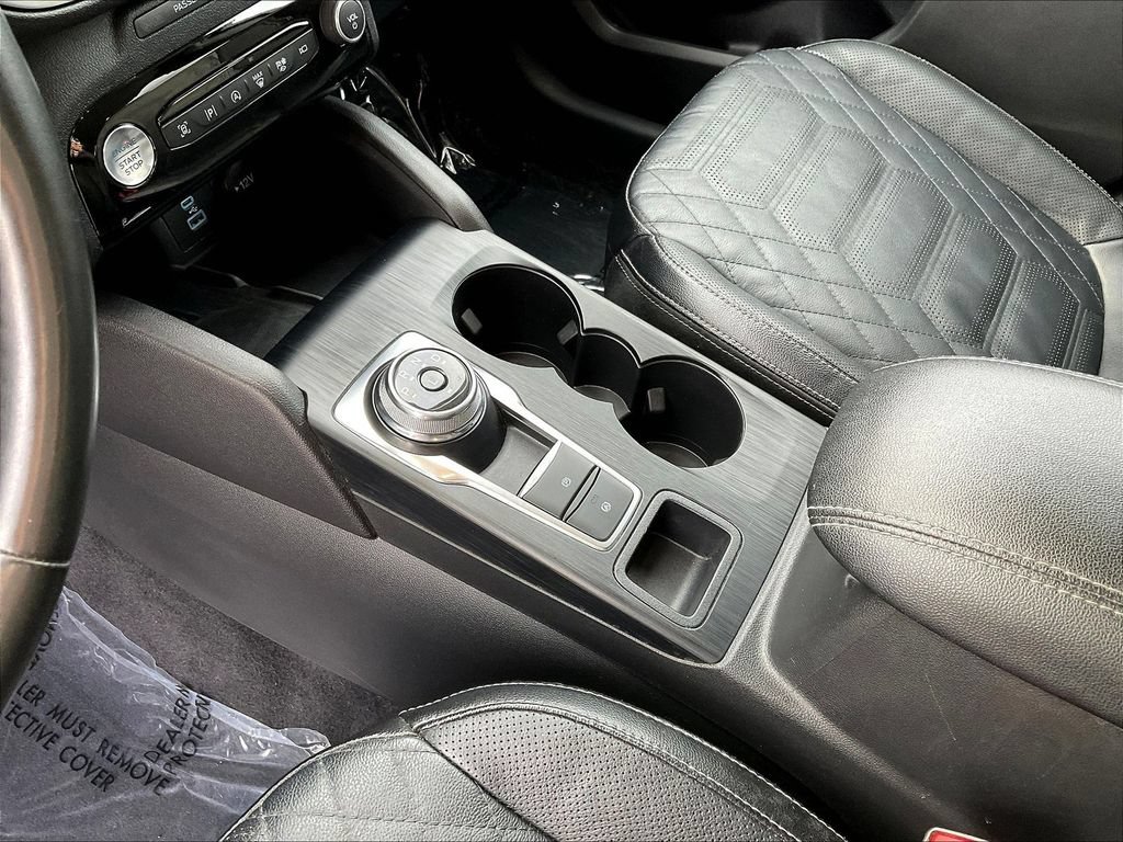 Certified 2023 Ford Escape Platinum w/ Premium Technology Package AWD/4WD image 19