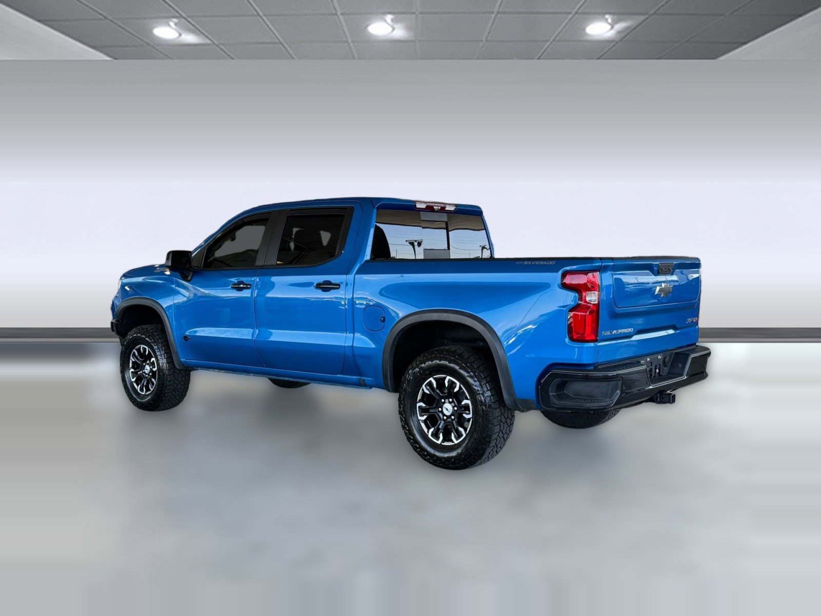 Used 2023 Chevrolet Silverado 1500 ZR2 w/ Technology Package AWD/4WD image 3