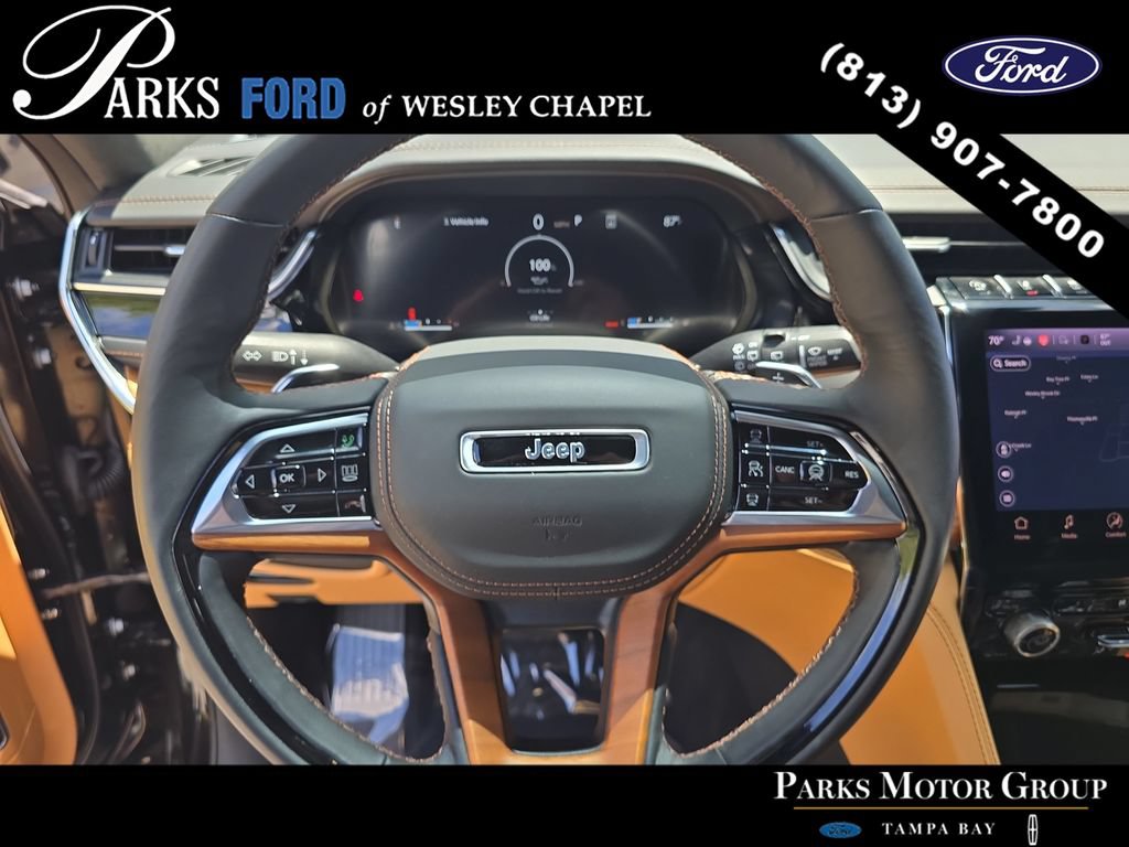 Used 2025 Jeep Grand Cherokee L Summit AWD/4WD image 29
