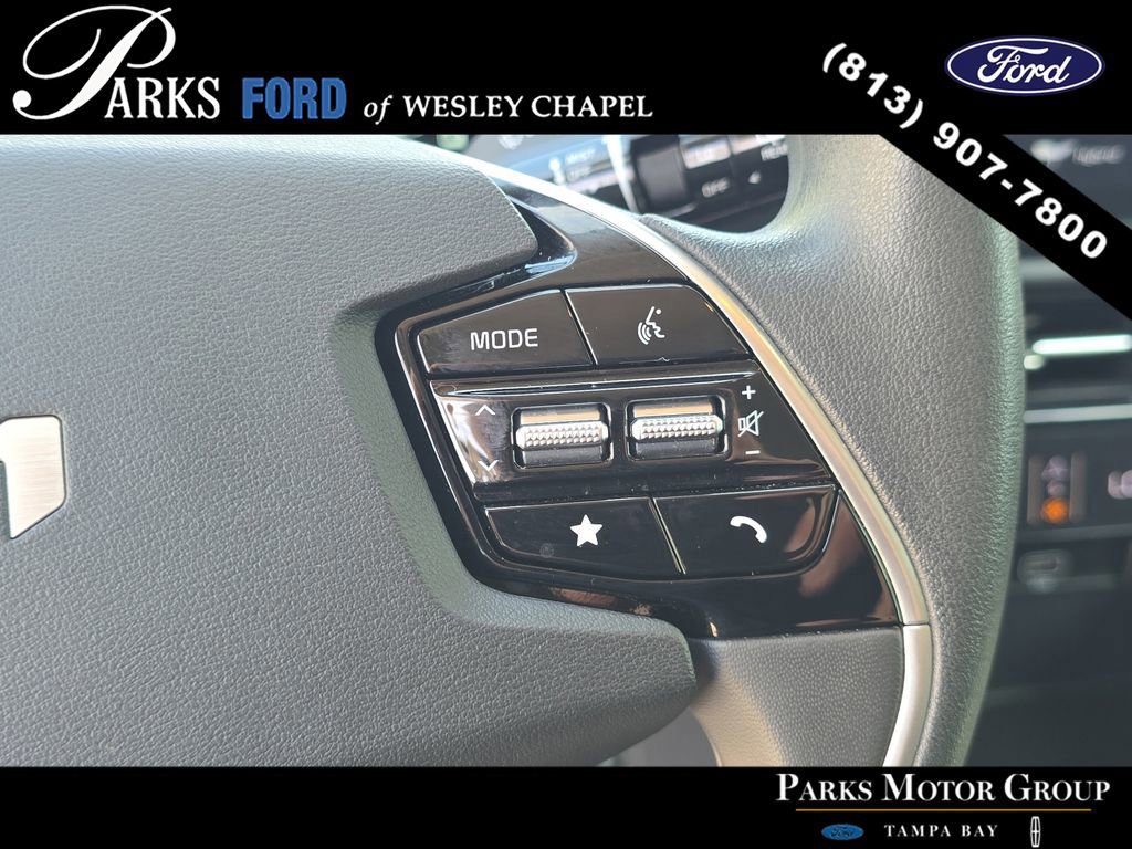 Used 2023 Kia Niro LX image 27