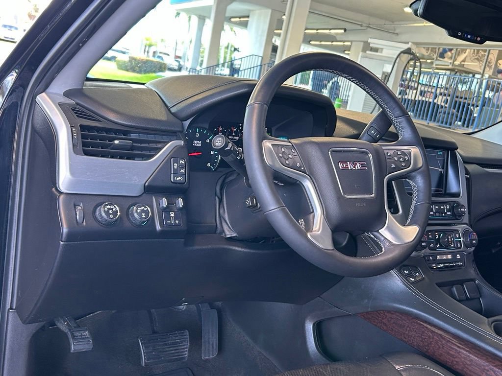 Used 2017 GMC Yukon XL SLT w/ Premium Edition AWD/4WD image 37