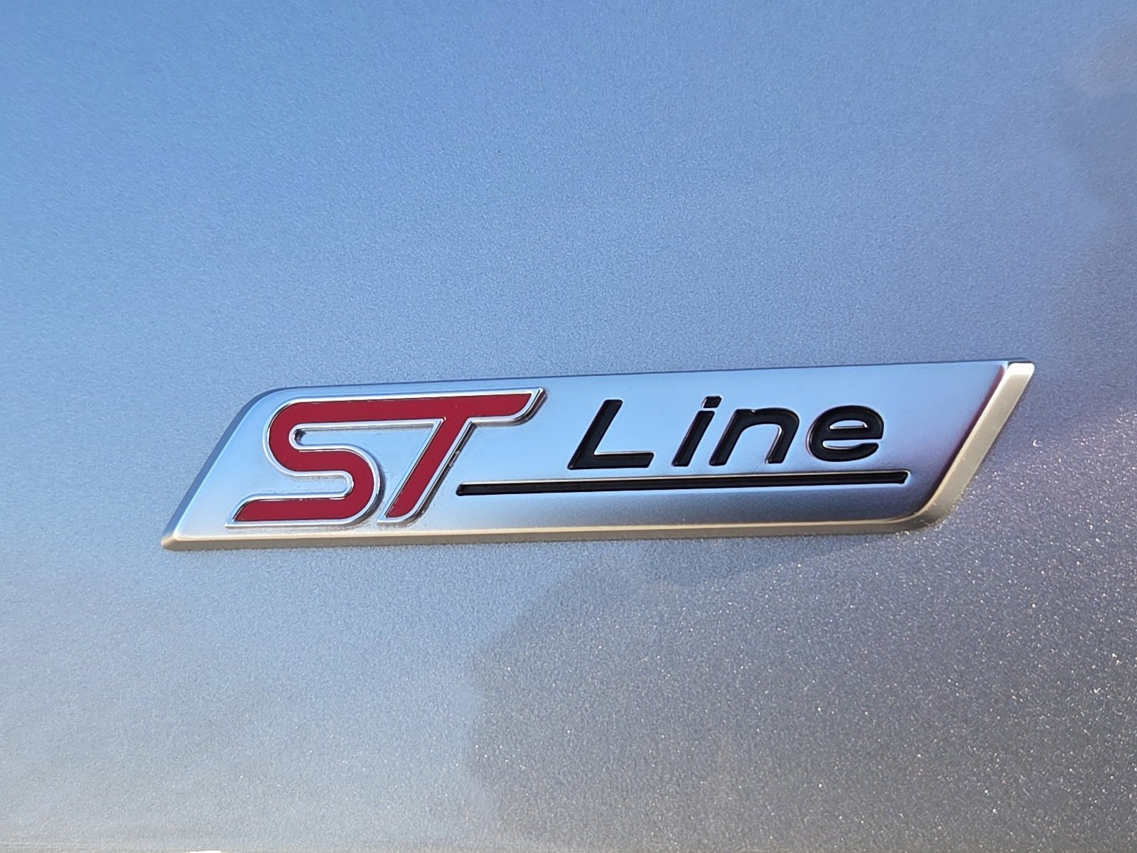 Certified 2024 Ford Edge ST-Line w/ Class II Trailer Tow Package image 9