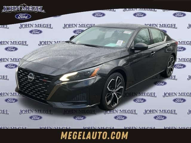 Used 2023 Nissan Altima 2.5 SR image 7