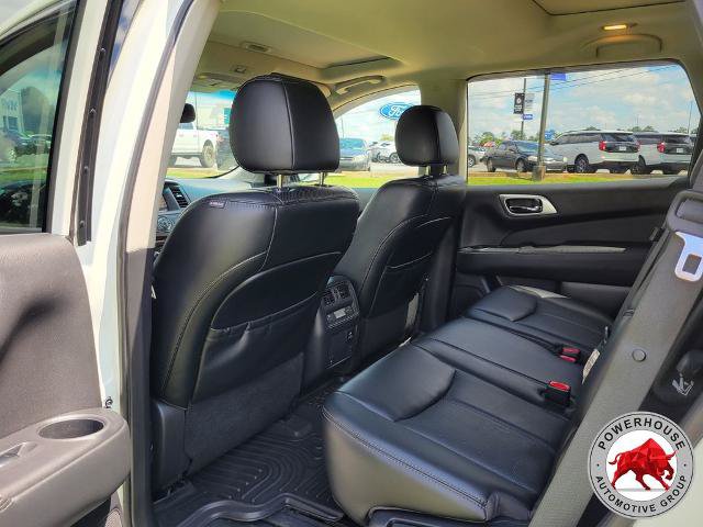Used 2017 Nissan Pathfinder Platinum FWD image 16
