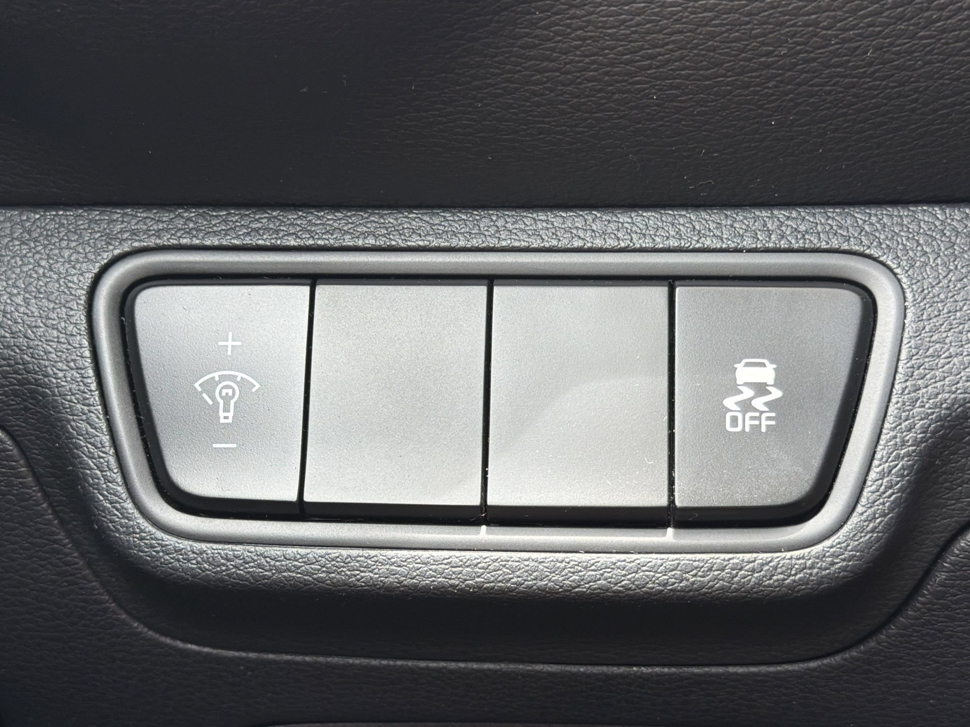Used 2024 Kia Forte LXS FWD image 14