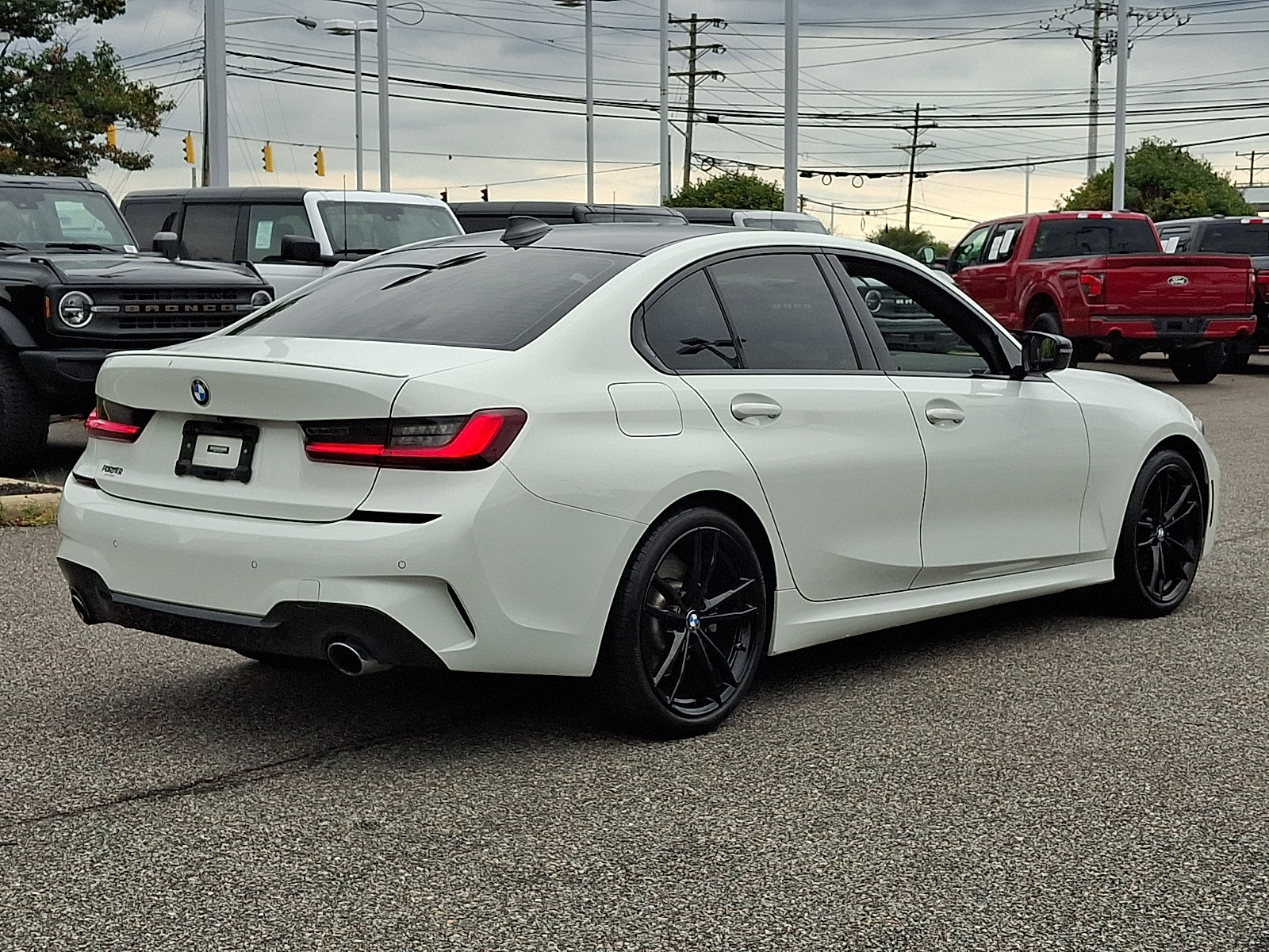 Used 2022 BMW 330i xDrive Sedan w/ M Sport Package AWD/4WD image 11