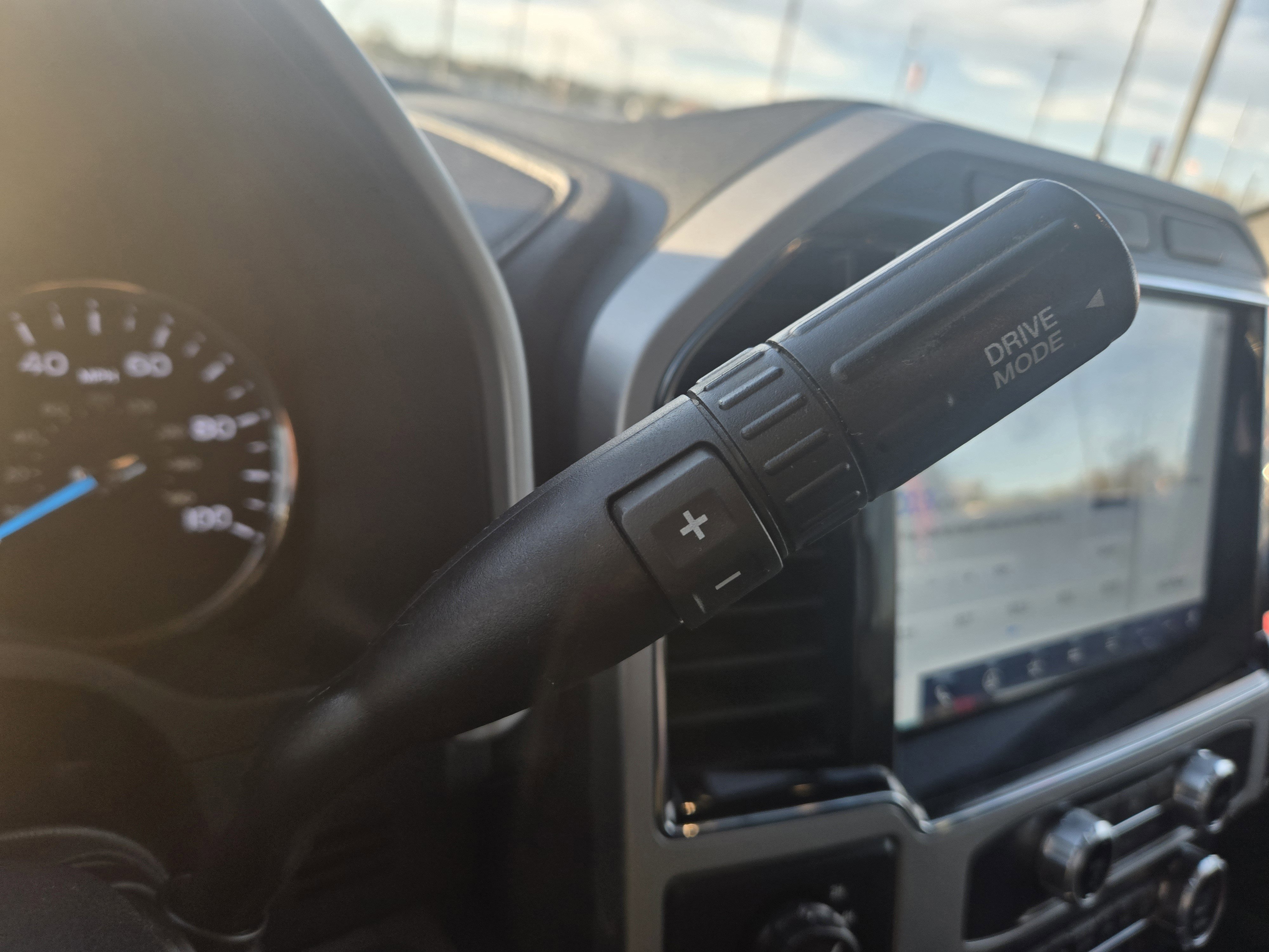 Certified 2022 Ford F350 Lariat w/ Lariat Ultimate Package image 22