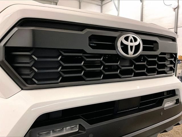Used 2024 Toyota Tacoma TRD Off-Road w/ TRD Off Road Upgrade Package AWD/4WD image 29
