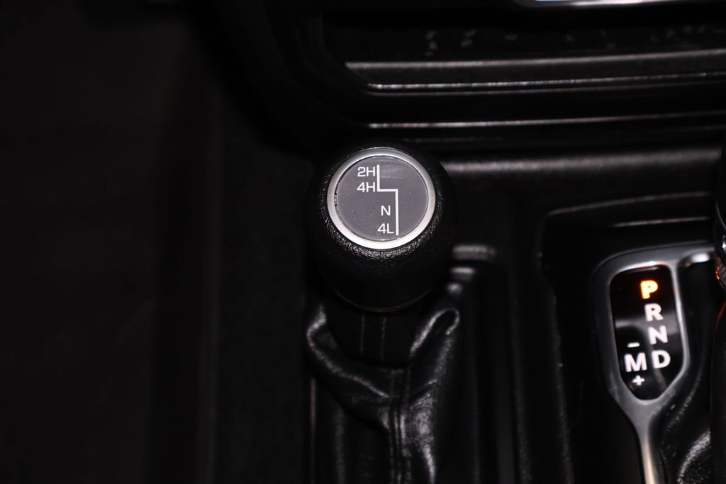 Used 2023 Jeep Gladiator Willys image 29