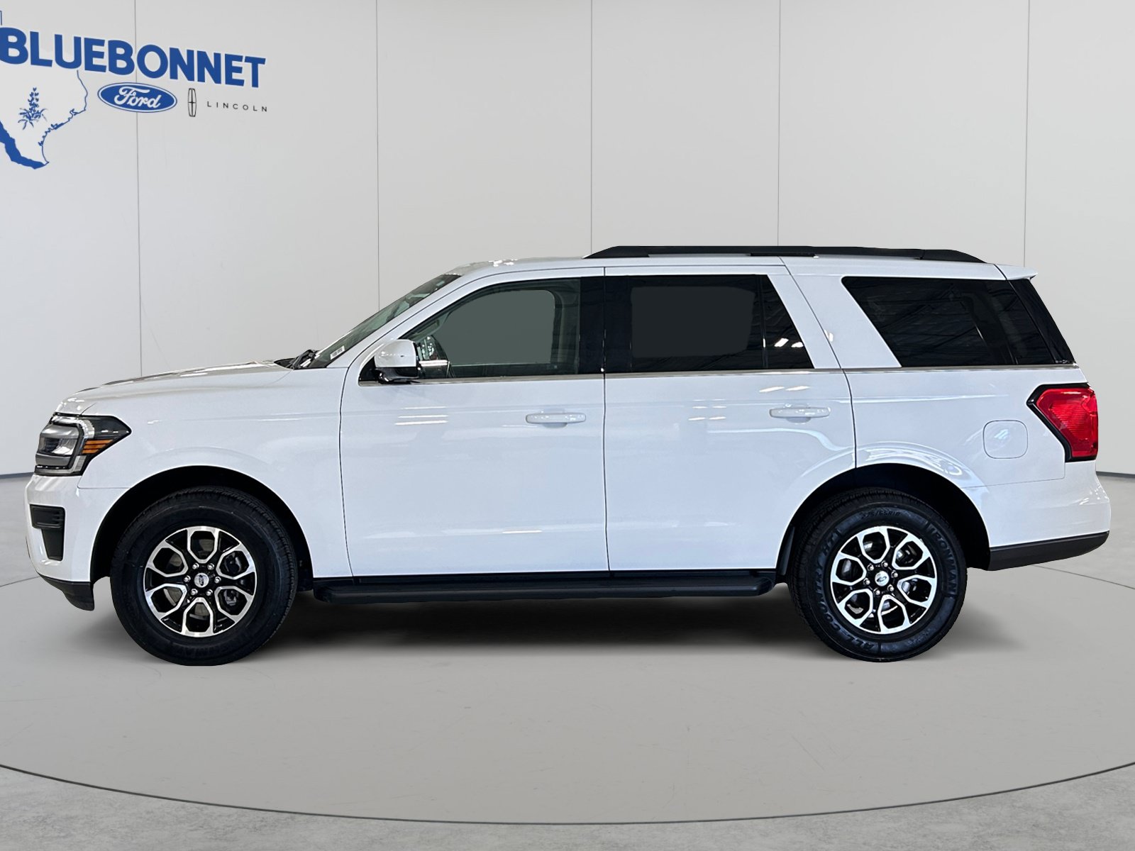 Certified 2024 Ford Expedition XLT RWD image 8