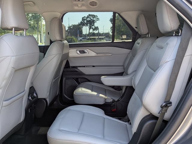 Certified 2025 Ford Explorer Active w/ Active Comfort Package RWD image 14