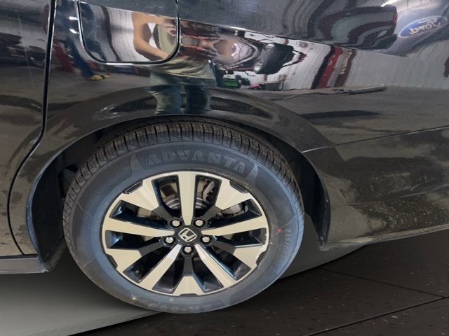 Used 2025 Honda Odyssey EX-L image 17