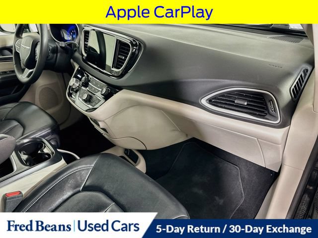 Used 2024 Chrysler Pacifica Touring-L FWD image 35