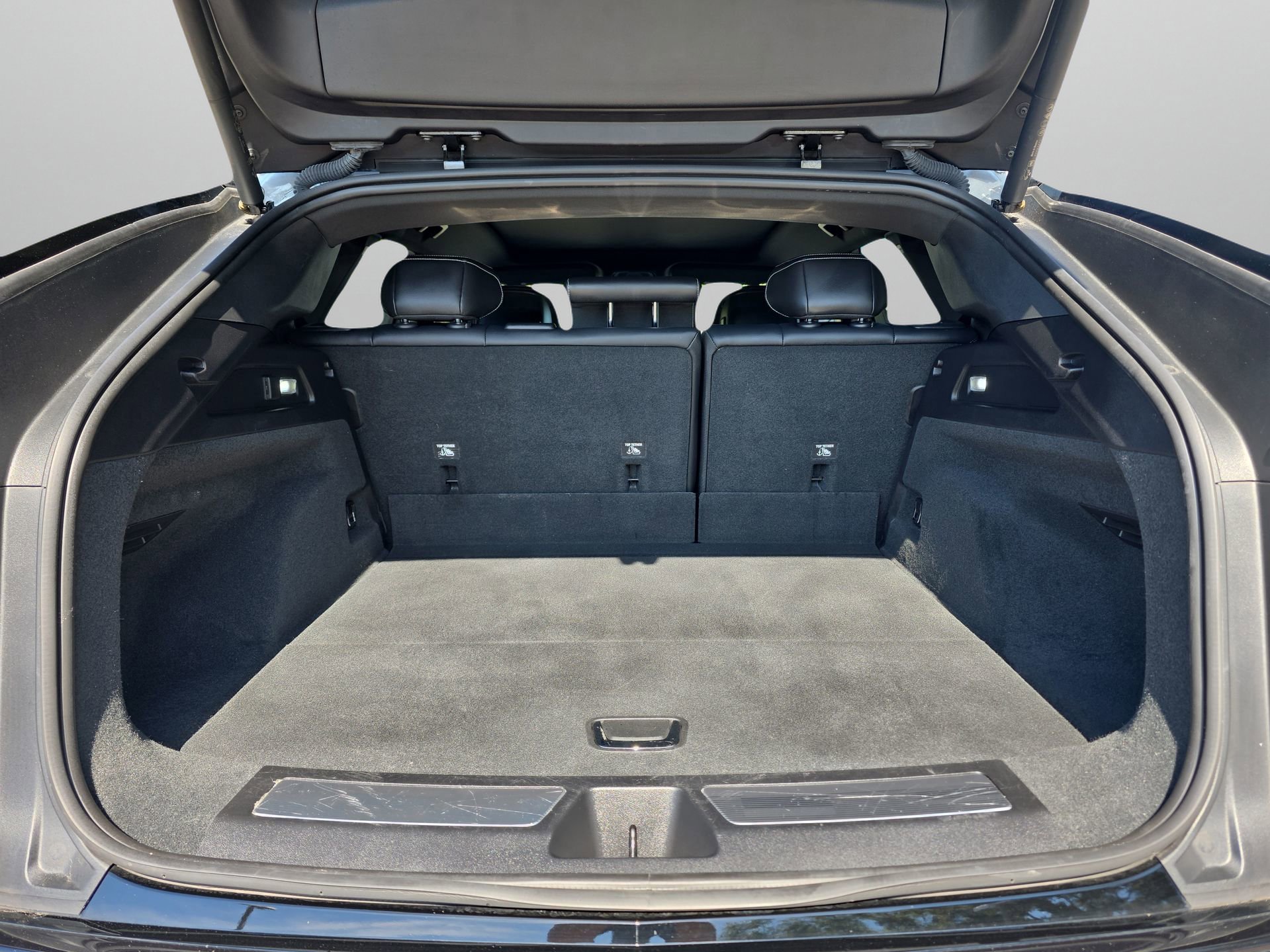 Used 2024 Cadillac Lyriq Sport image 38