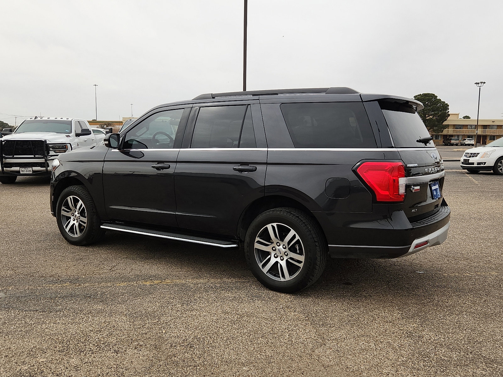 Certified 2023 Ford Expedition XLT image 2