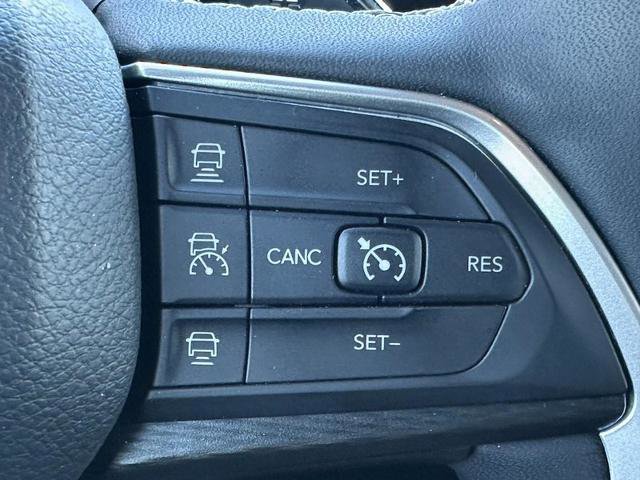 Used 2023 Jeep Grand Cherokee Laredo image 19