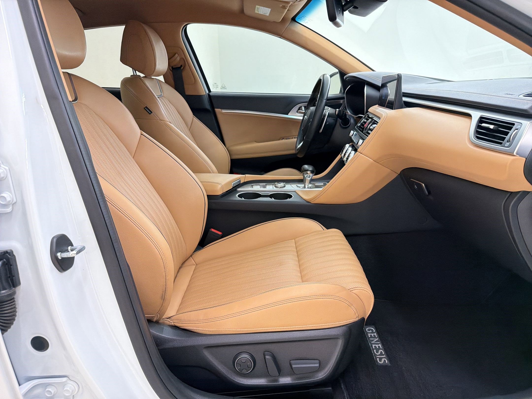 Used 2022 Genesis G70 3.3T image 29