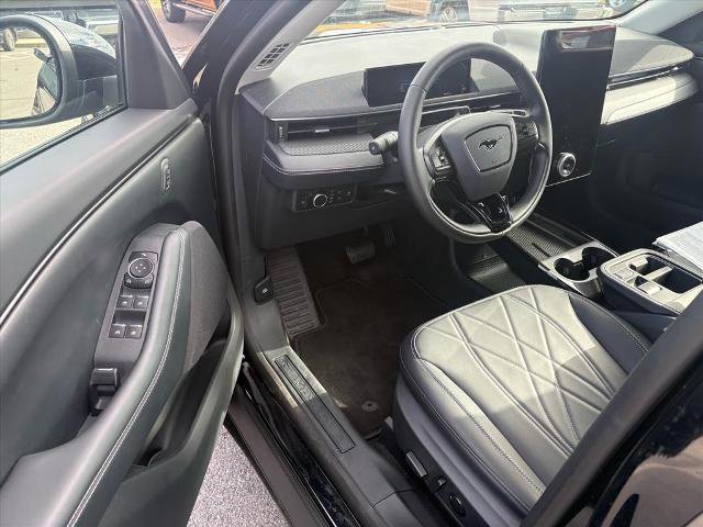 Certified 2025 Ford Mustang Mach-E Select image 7