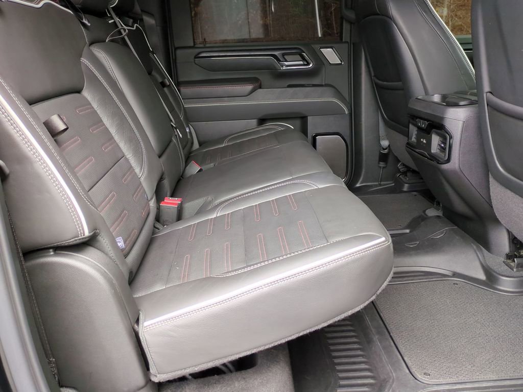 Used 2024 GMC Sierra 2500 AT4X image 14